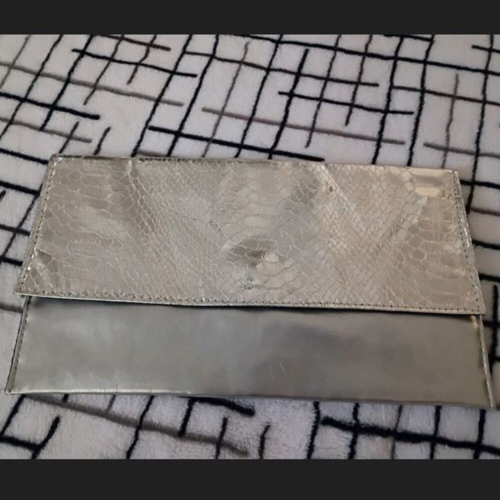 Saks Fifth Avenue Silver Magnetic Clasp Envelope Clutch Purse Bag No Flaws